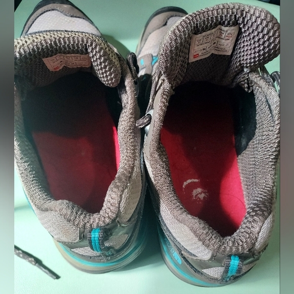 Women Northface Hiking Shoes - Picture 6 of 7